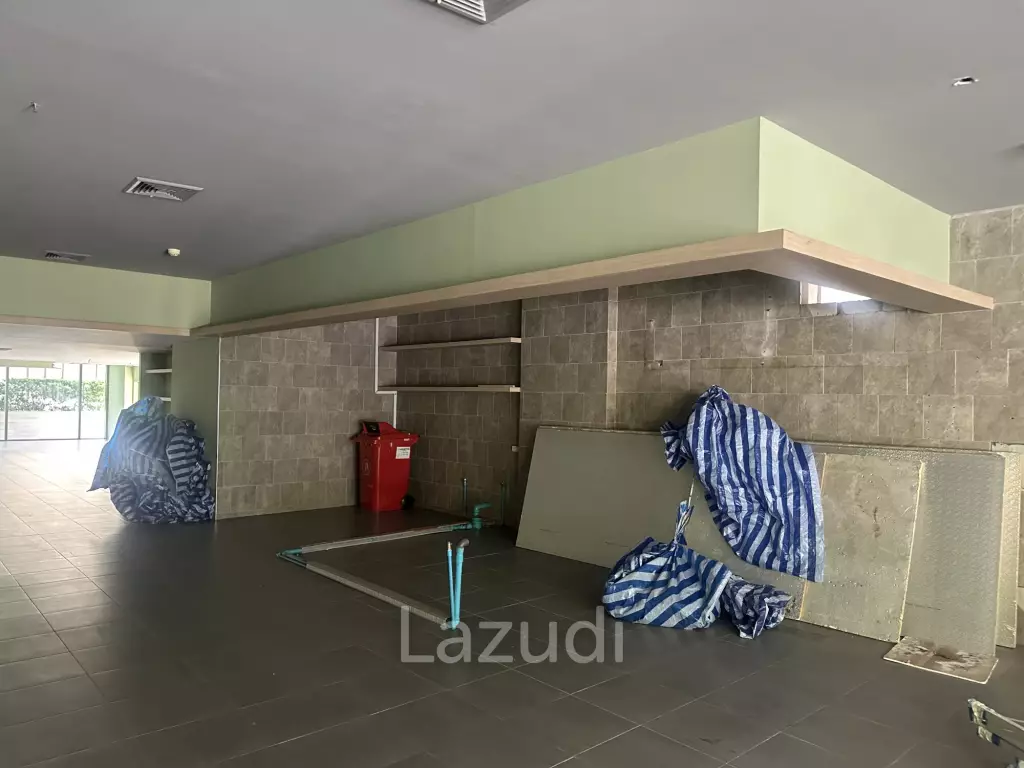 207 sqm retail space at Piya Residence Khlong Toei Bangkok