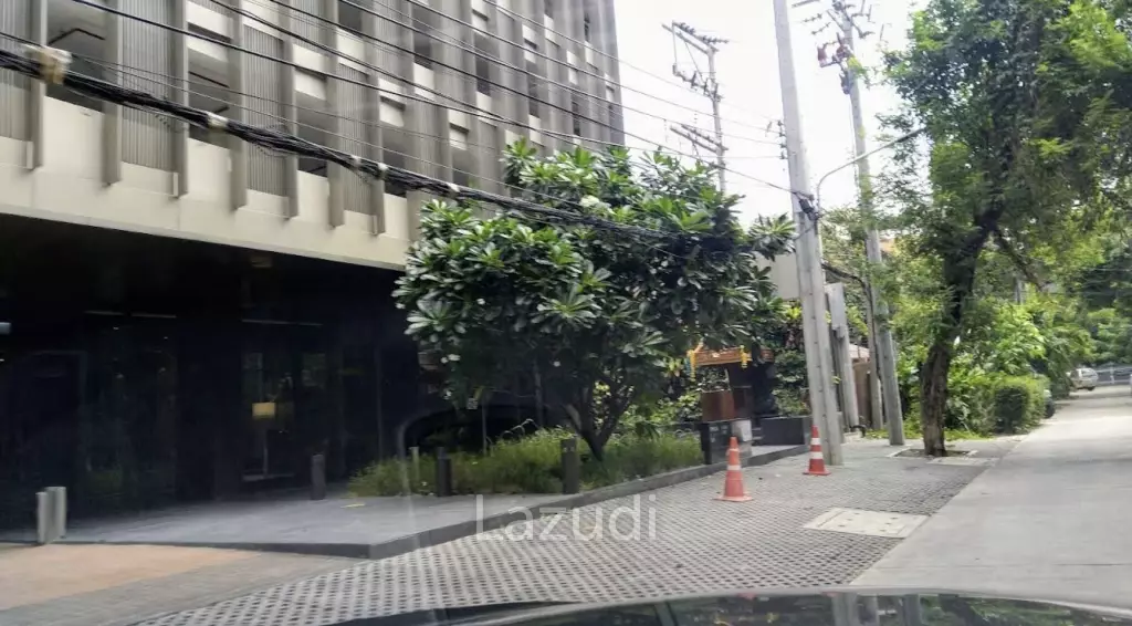 207 sqm retail space at Piya Residence Khlong Toei Bangkok