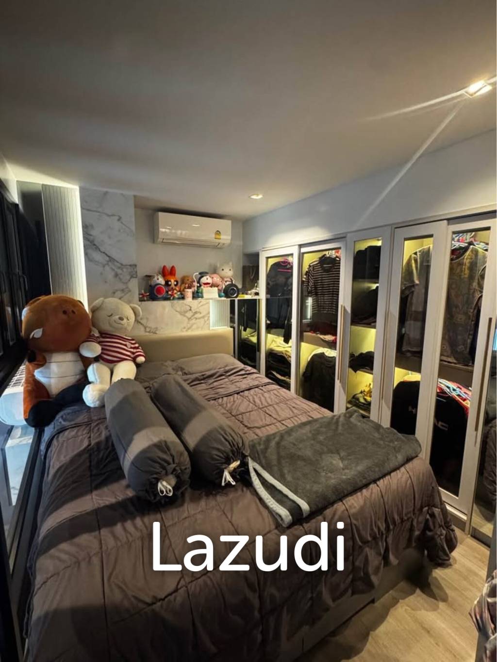 Modern 39 sqm Loft-Style 1 Bedroom Condo on 14th Floor in Phaya Thai Bangkok