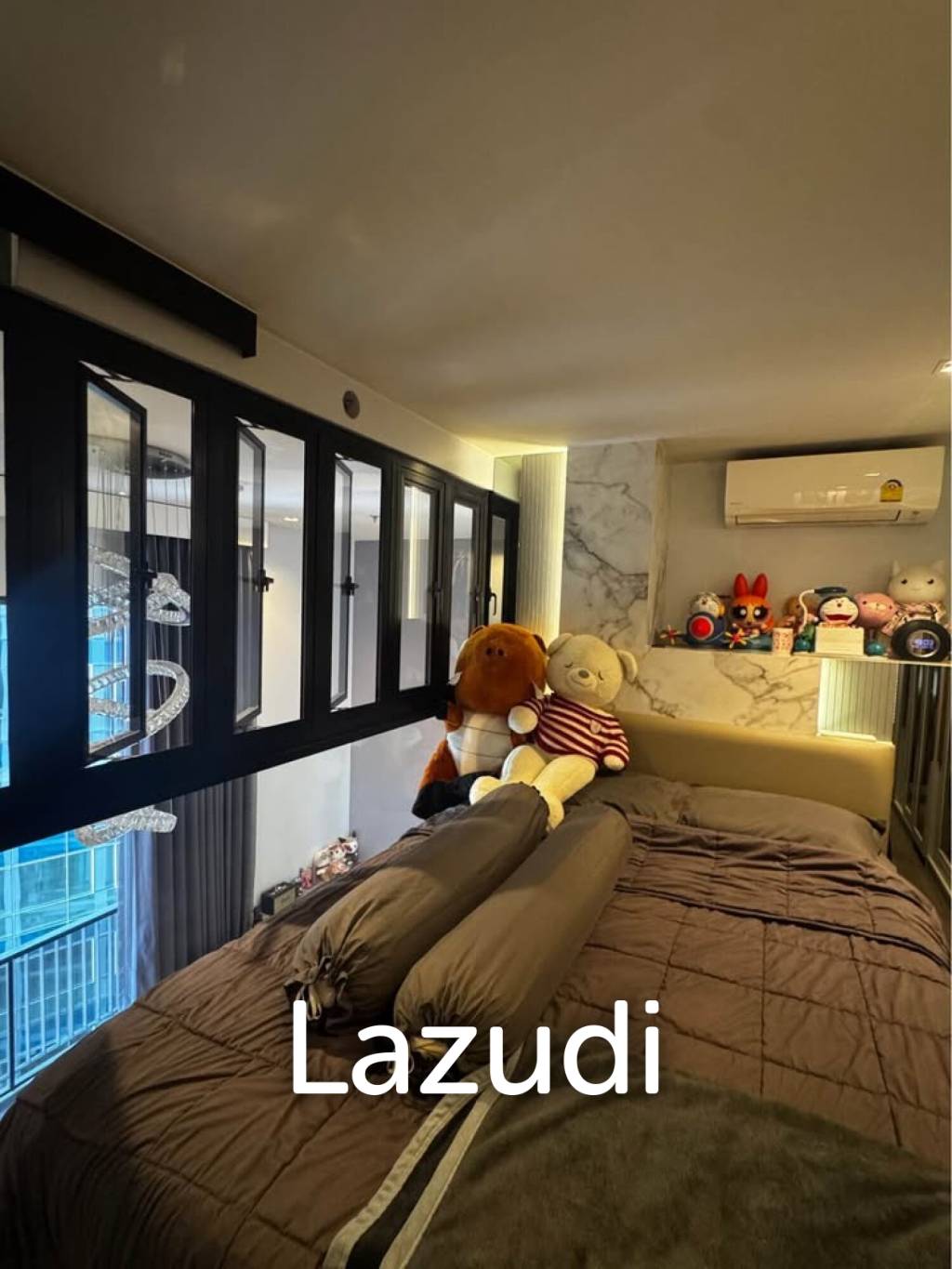 Modern 39 sqm Loft-Style 1 Bedroom Condo on 14th Floor in Phaya Thai Bangkok