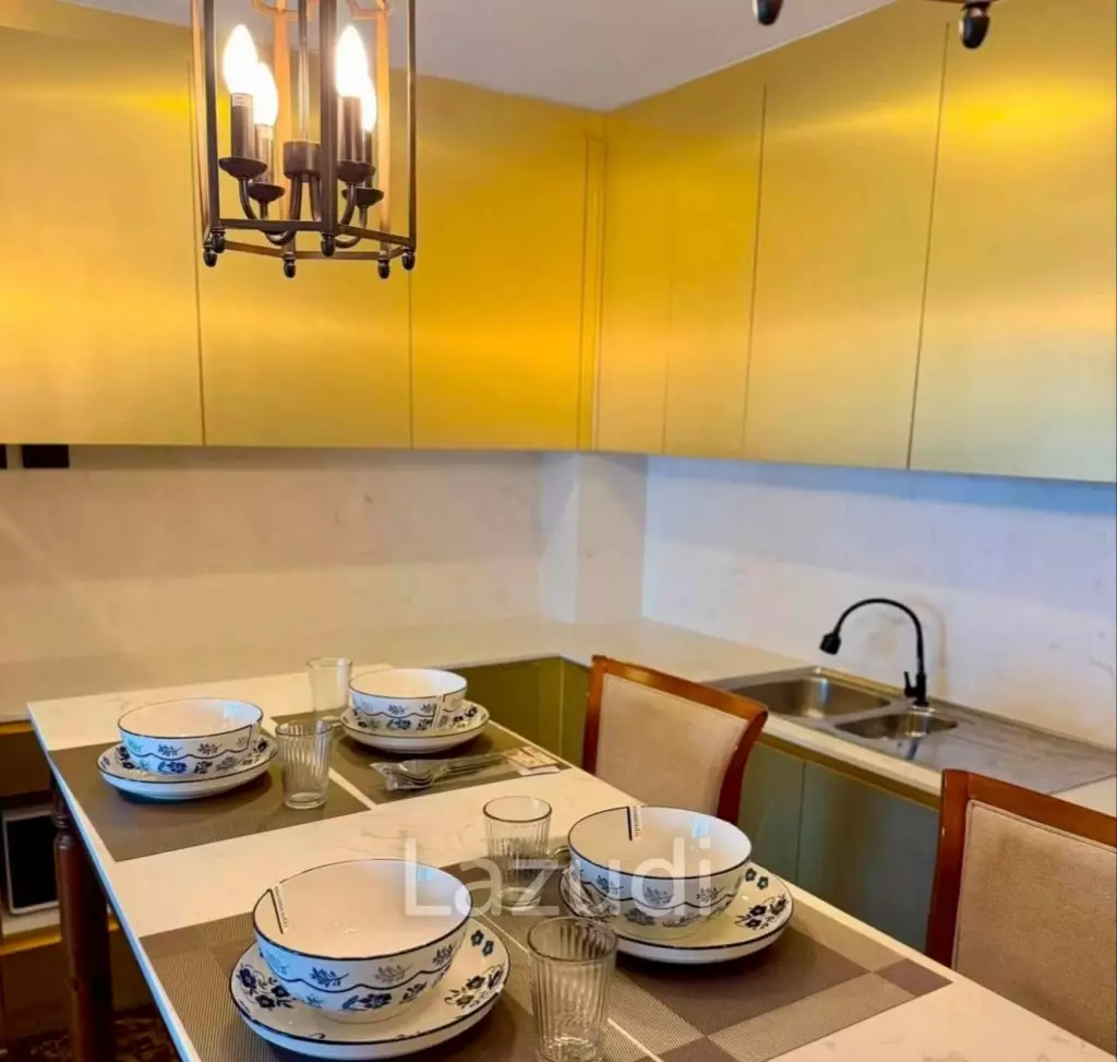 Luxurious Spanish-Style 2-Bedroom Condo for Rent at Espana