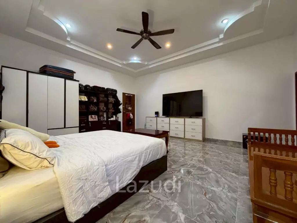 Grand 4 Bed Luxury Estate with Massive 3,416 sqm Land Plot