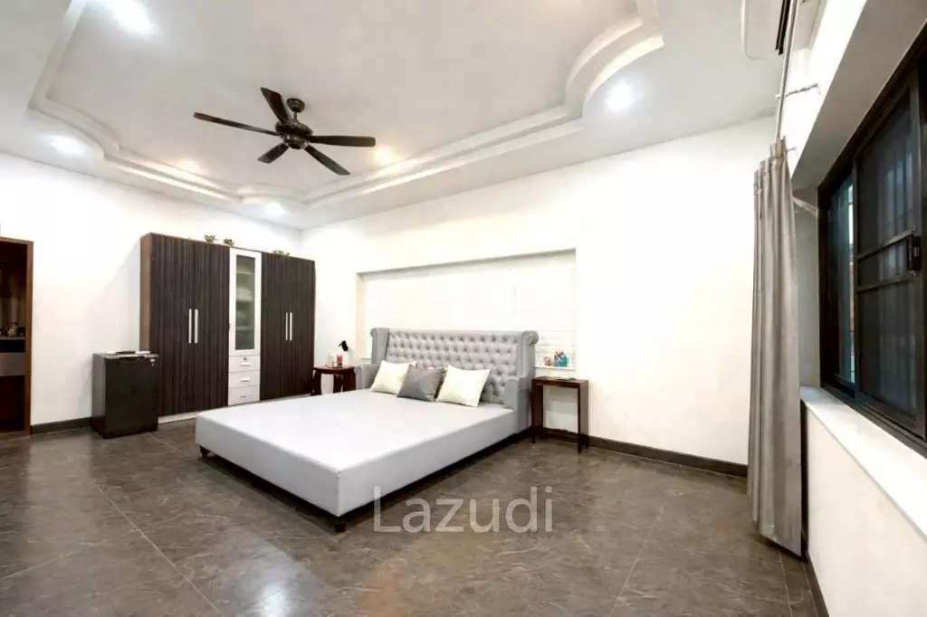 Grand 4 Bed Luxury Estate with Massive 3,416 sqm Land Plot