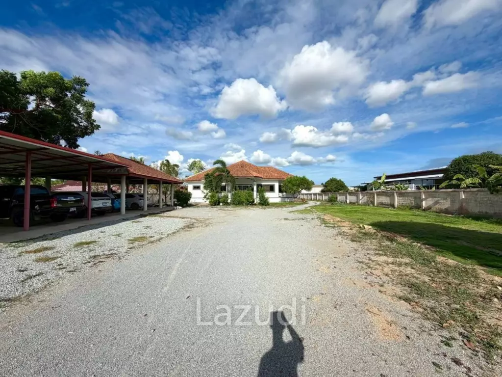 Grand 4 Bed Luxury Estate with Massive 3,416 sqm Land Plot