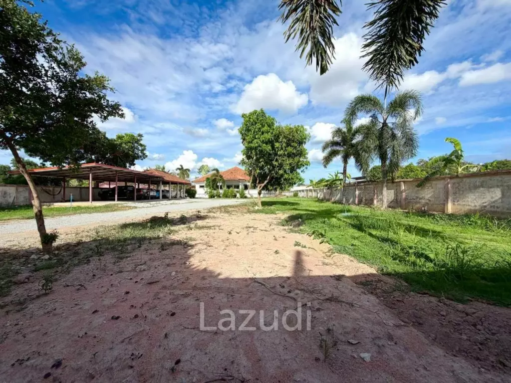 Grand 4 Bed Luxury Estate with Massive 3,416 sqm Land Plot