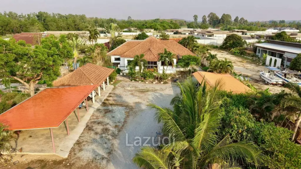 Grand 4 Bed Luxury Estate with Massive 3,416 sqm Land Plot