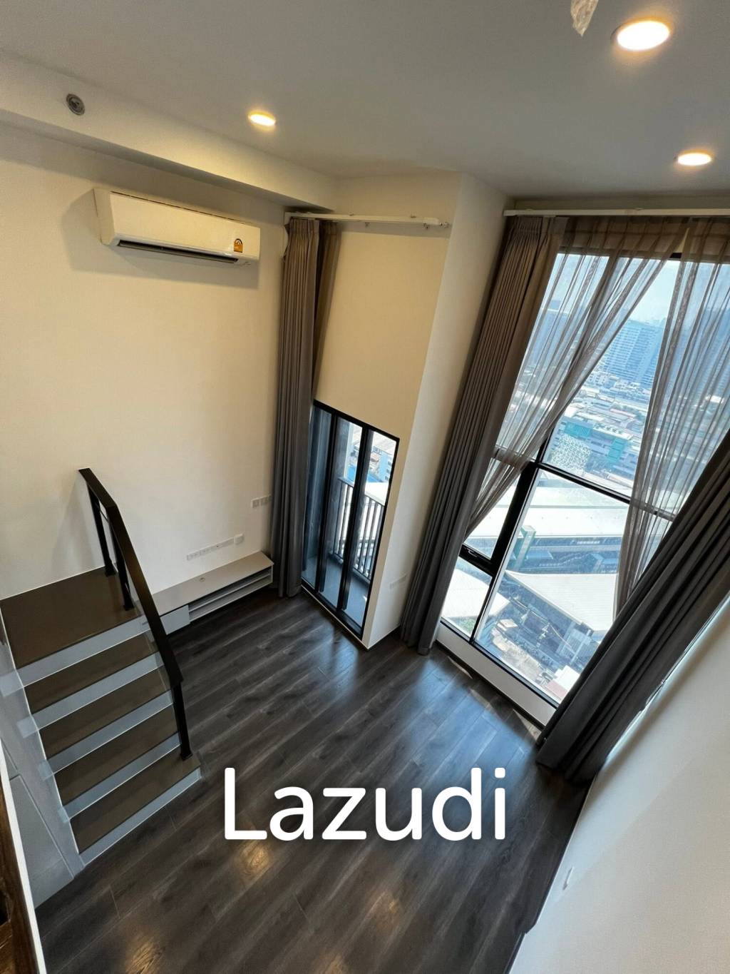 37 sqm loft 1 bedroom condo on 21st floor KnightsBridge Space Ratchayothin Chatuchak