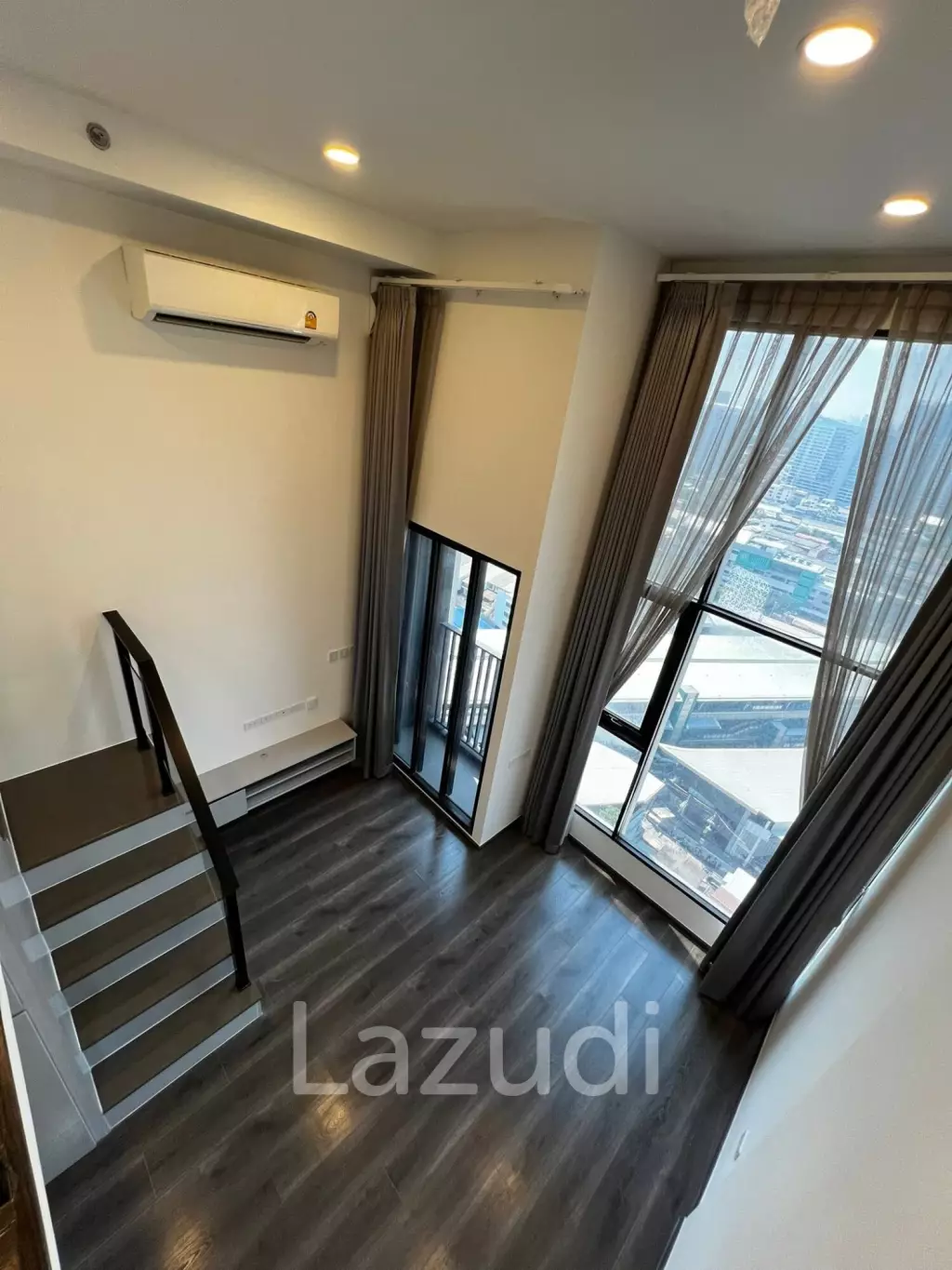 37 sqm loft 1 bedroom condo on 21st floor KnightsBridge Space Ratchayothin Chatuchak