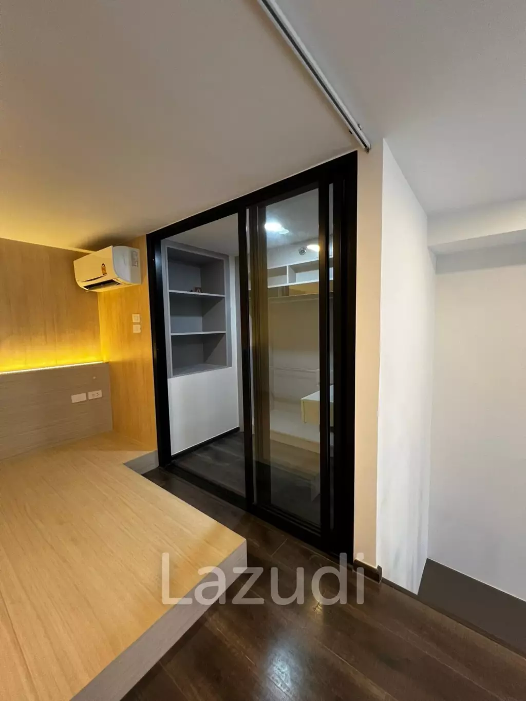 37 sqm loft 1 bedroom condo on 21st floor KnightsBridge Space Ratchayothin Chatuchak