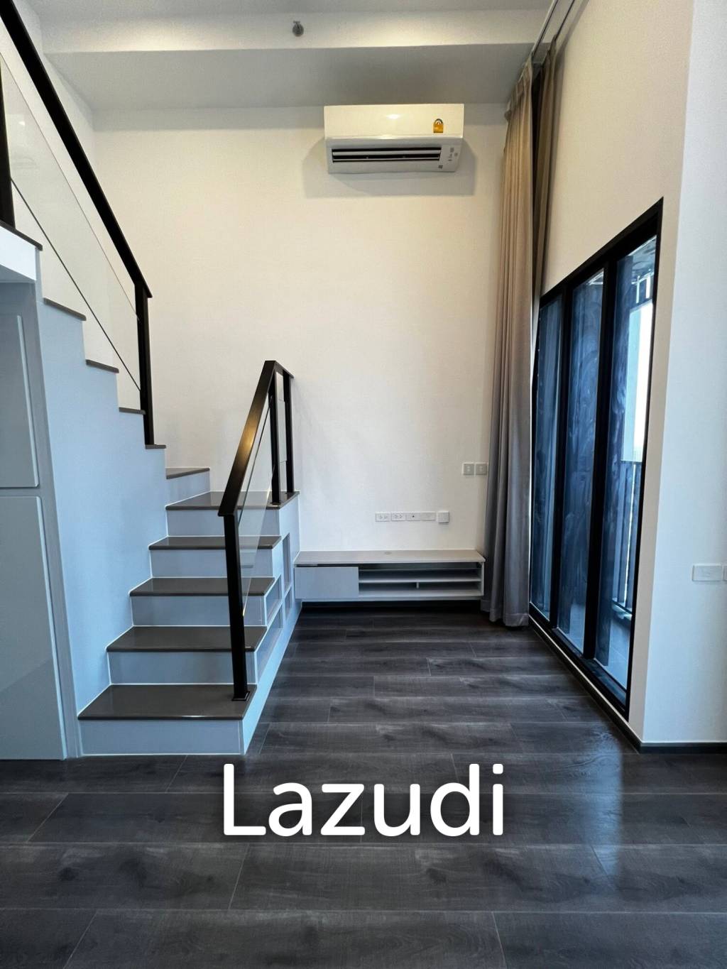 37 sqm loft 1 bedroom condo on 21st floor KnightsBridge Space Ratchayothin Chatuchak