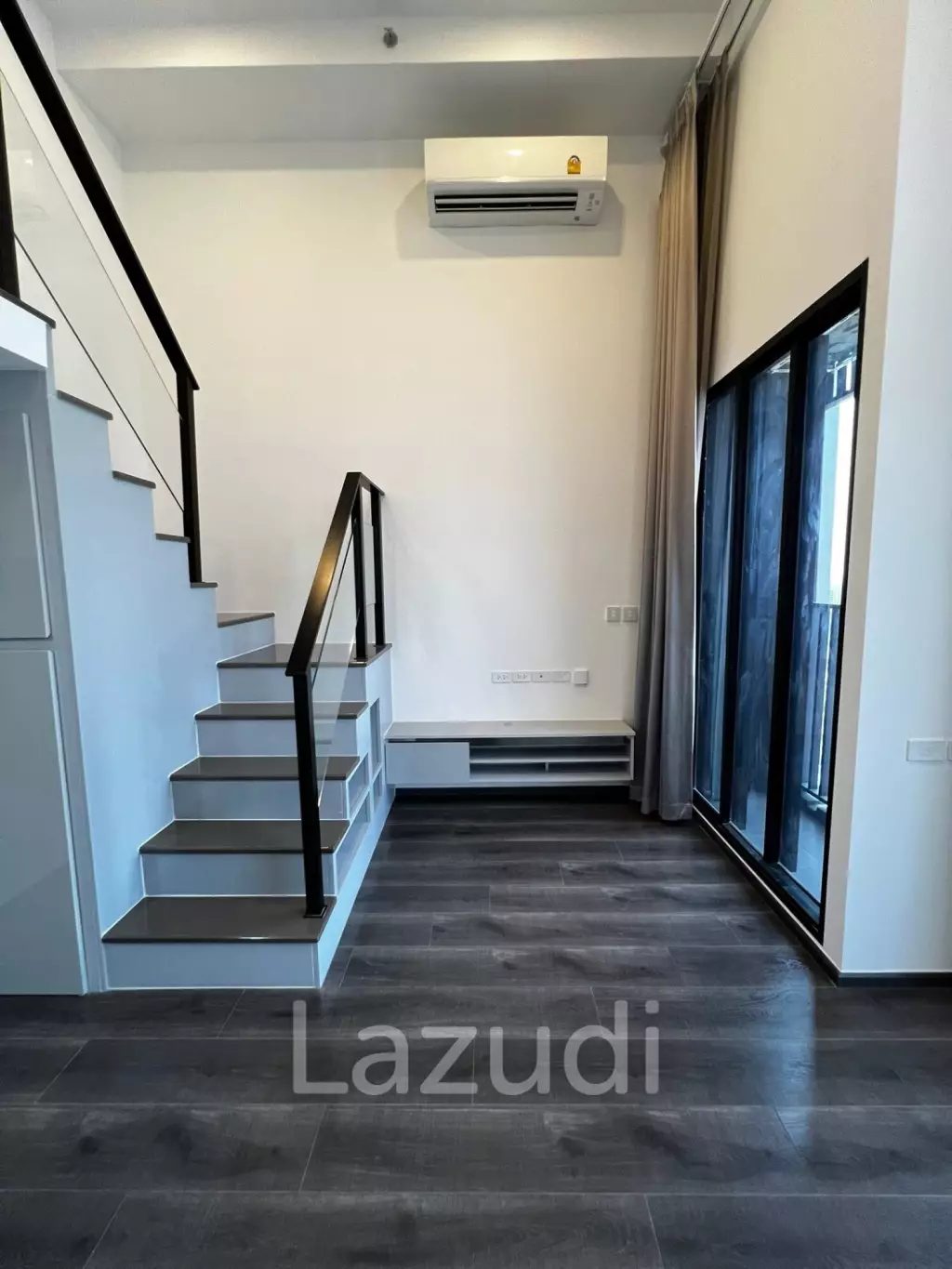 37 sqm loft 1 bedroom condo on 21st floor KnightsBridge Space Ratchayothin Chatuchak