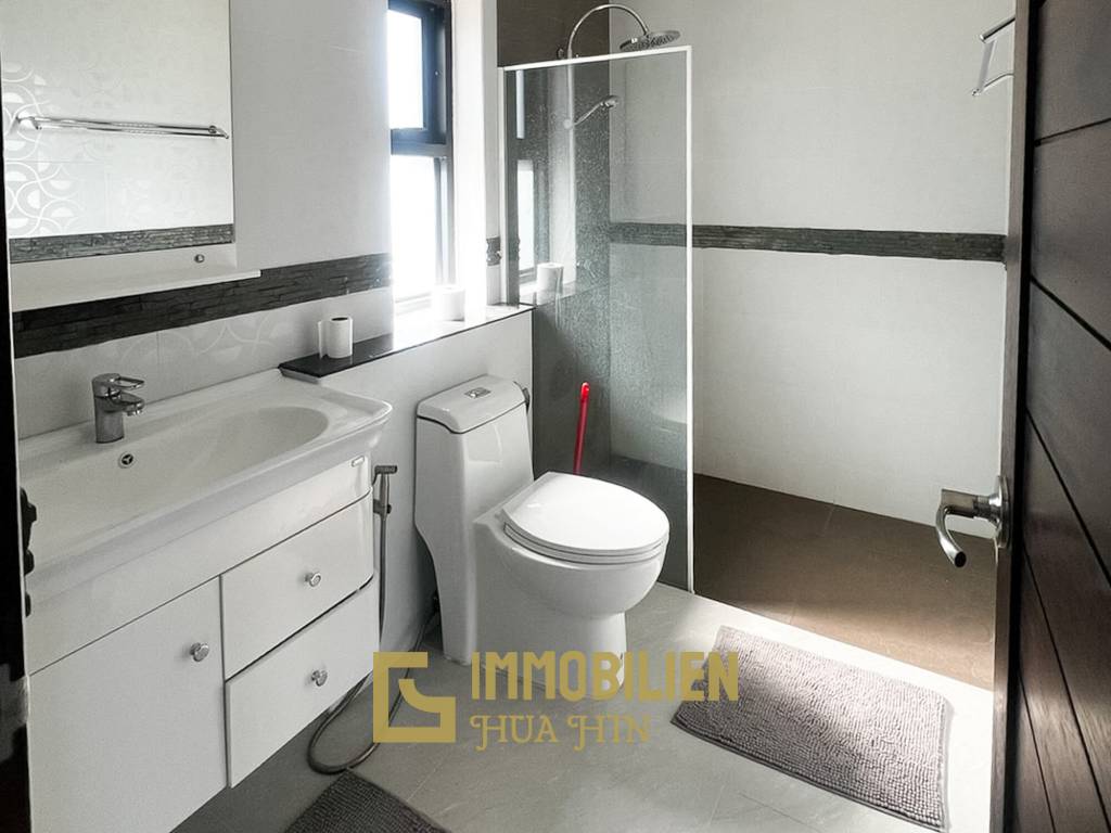 240 sqm modern pool villa in Hin Lek Fai Hua Hin