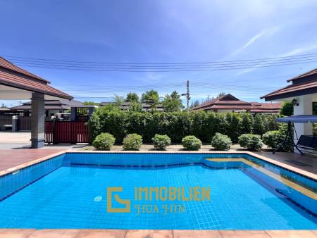 privater Pool / 3 Schlafzimmer / 472 qm Grundstück