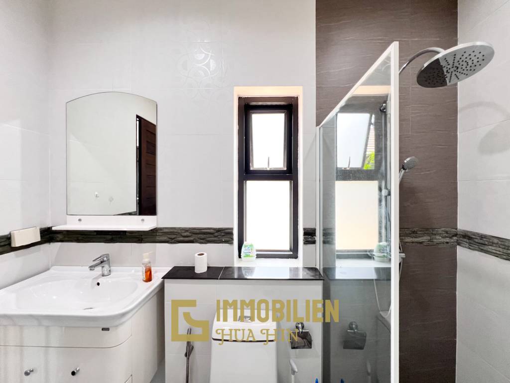 privater Pool / 3 Schlafzimmer / 472 qm Grundstück