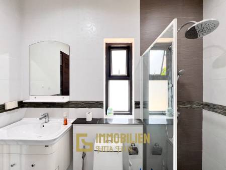 privater Pool / 3 Schlafzimmer / 472 qm Grundstück