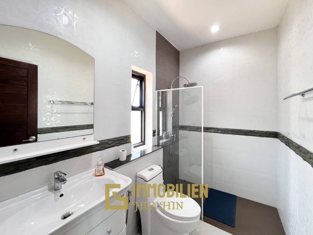 privater Pool / 3 Schlafzimmer / 472 qm Grundstück