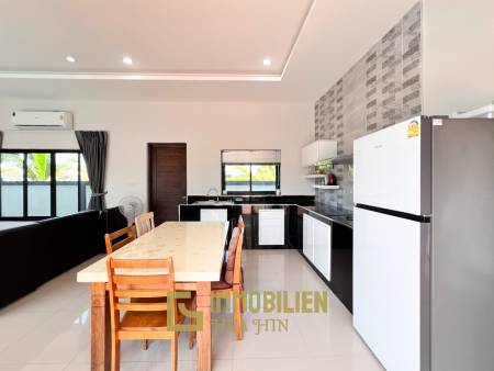 privater Pool / 3 Schlafzimmer / 472 qm Grundstück