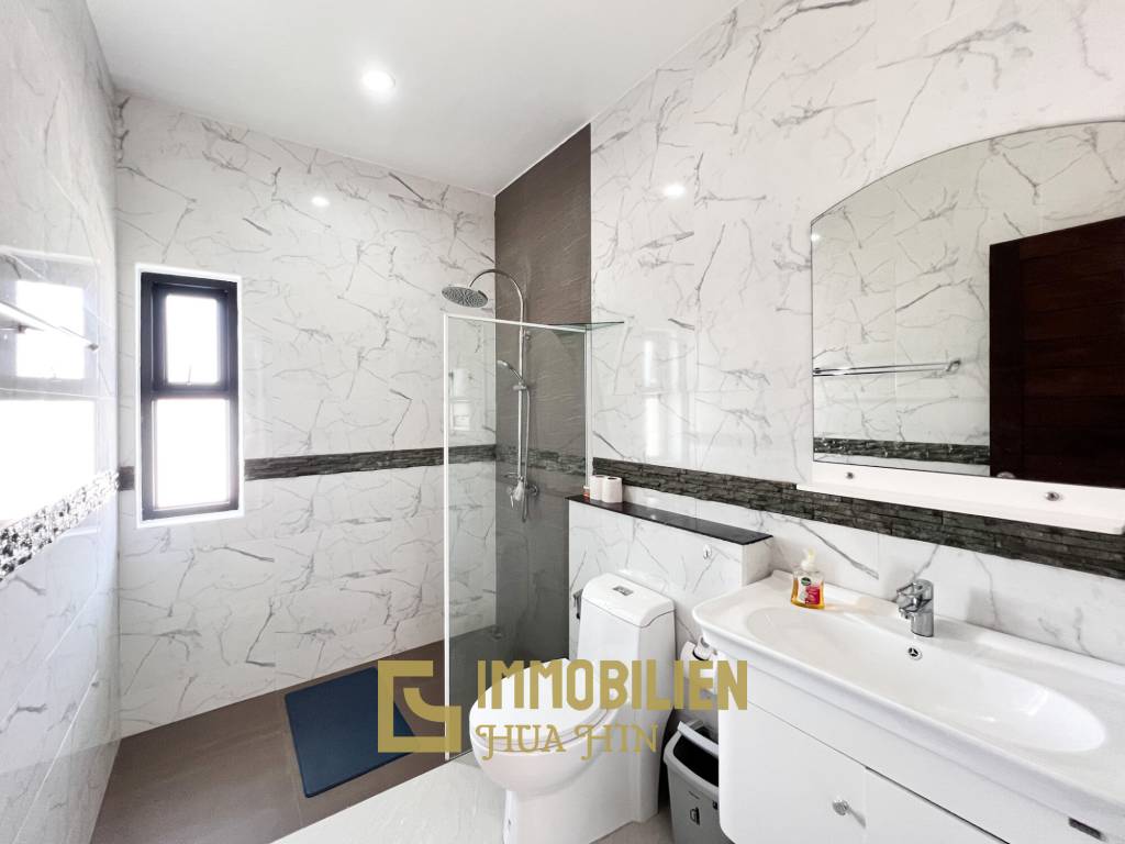 privater Pool / 3 Schlafzimmer / 472 qm Grundstück