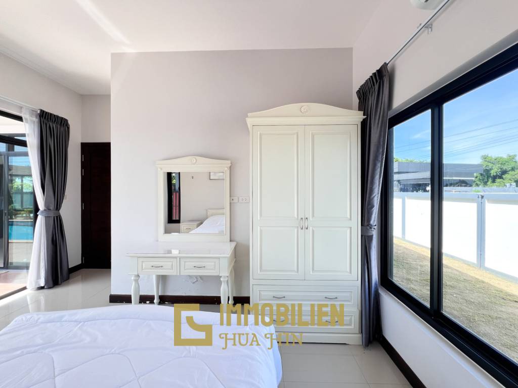 privater Pool / 3 Schlafzimmer / 472 qm Grundstück