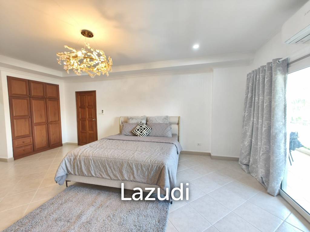 Spacious 1-Bedroom Luxury Condo at View Talay Residence 1