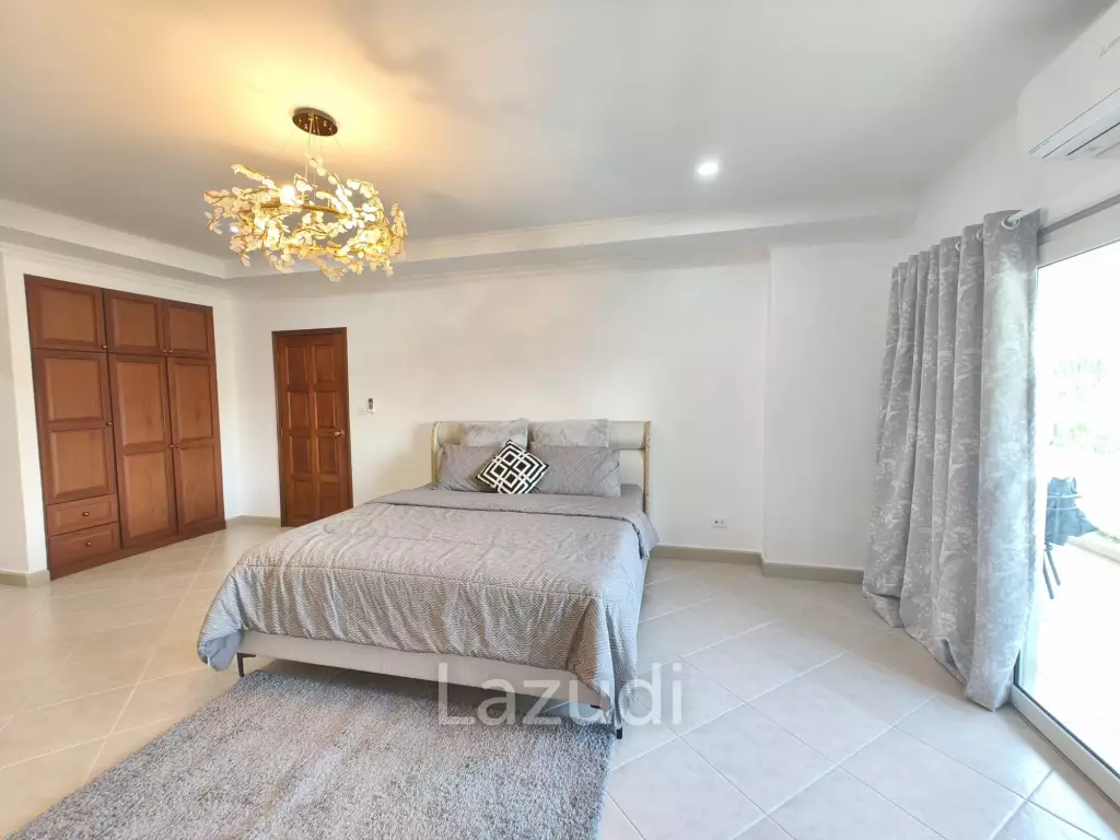 Spacious 1-Bedroom Luxury Condo at View Talay Residence 1