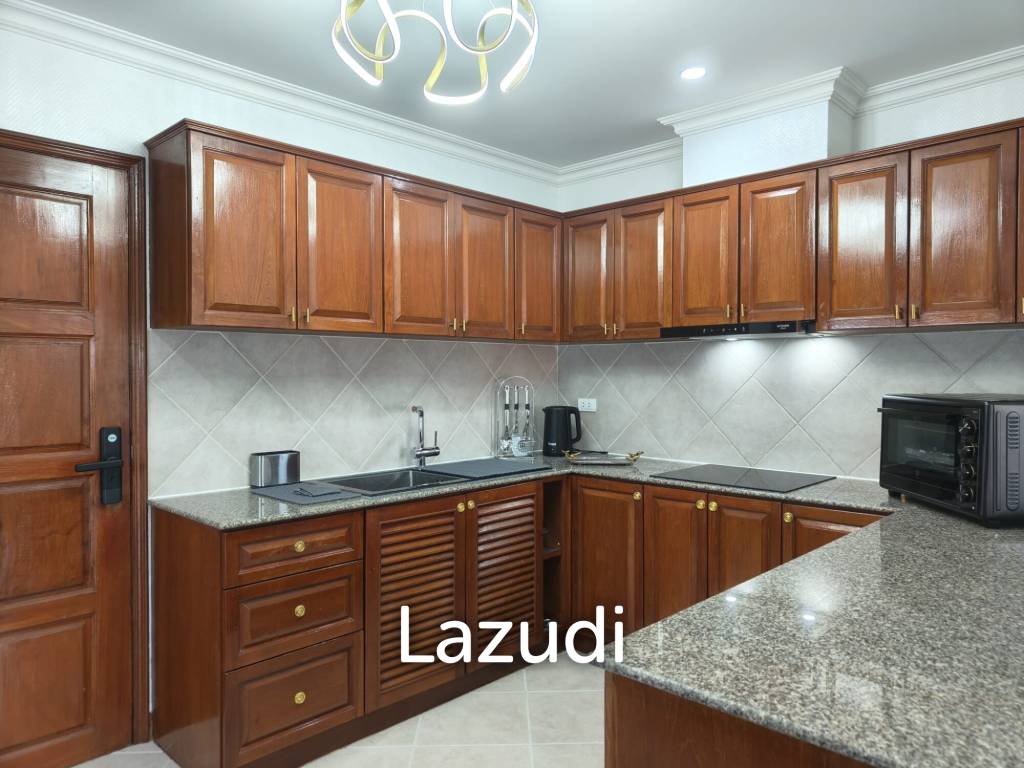 Spacious 1-Bedroom Luxury Condo at View Talay Residence 1