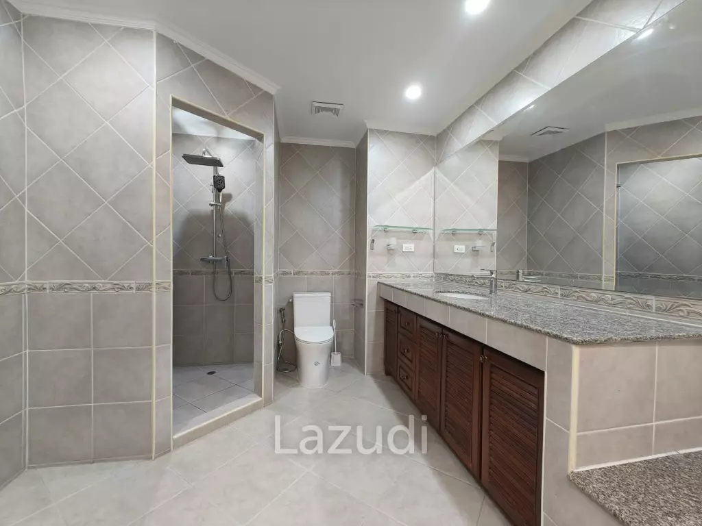 คอนโดหรู 1 ห้องนอน ขนาดกว้างขวาง ที่ วิวทะเล เรสซิเด้นซ์ 1