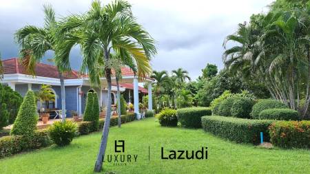 Resort complex with villa and 4 separate bungalows in Cha Am