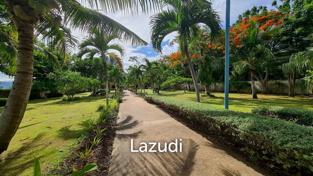 Resort complex with villa and 4 separate bungalows in Cha Am