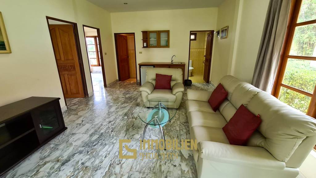 Resort complex with villa and 4 separate bungalows in Cha Am