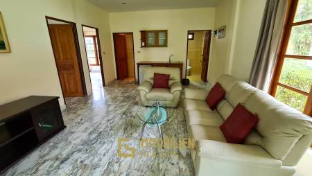 Resort complex with villa and 4 separate bungalows in Cha Am