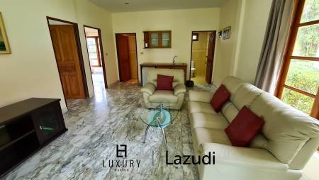 Resort complex with villa and 4 separate bungalows in Cha Am