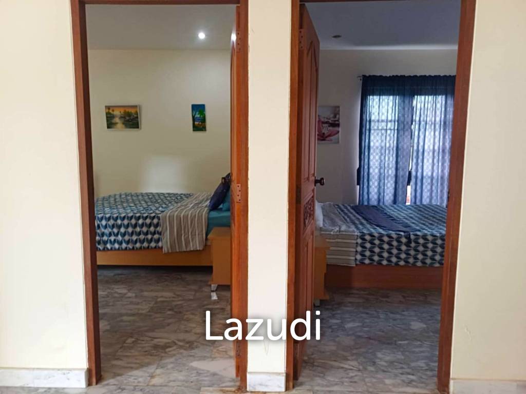 Resort complex with villa and 4 separate bungalows in Cha Am