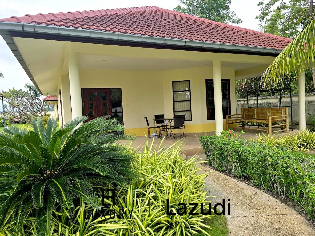 Resort complex with villa and 4 separate bungalows in Cha Am