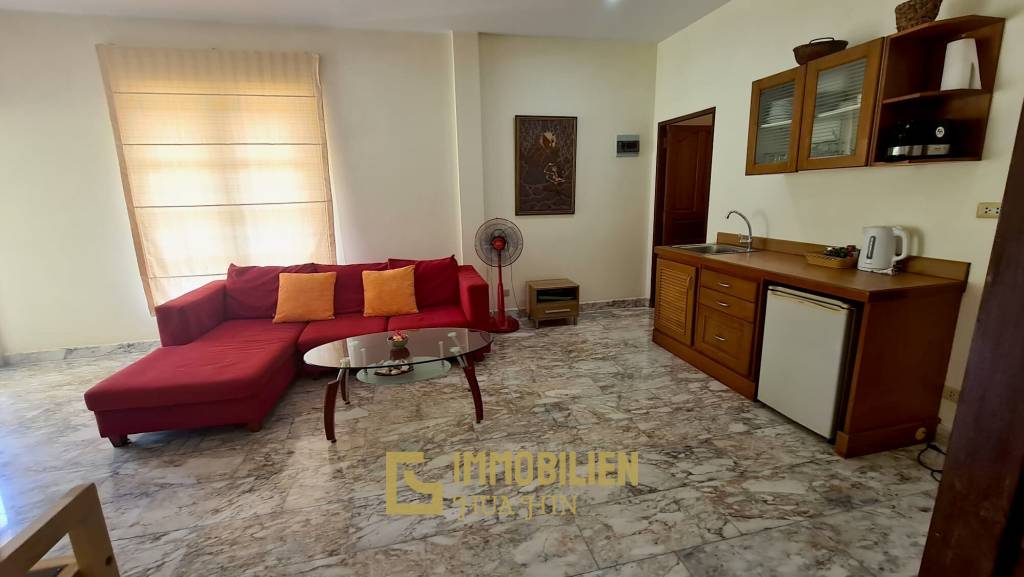 Resort complex with villa and 4 separate bungalows in Cha Am