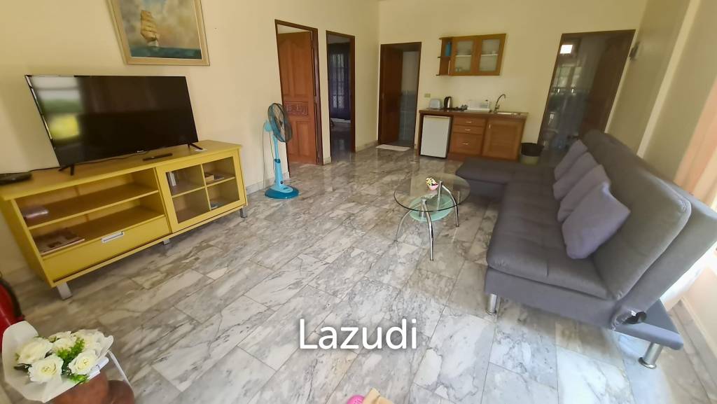 Resort complex with villa and 4 separate bungalows in Cha Am