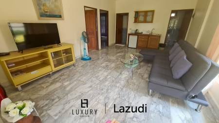 Resort complex with villa and 4 separate bungalows in Cha Am