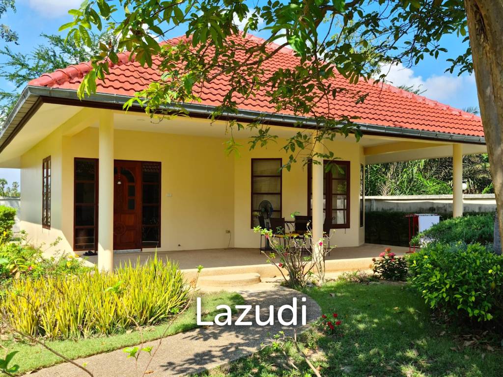 Resort complex with villa and 4 separate bungalows in Cha Am