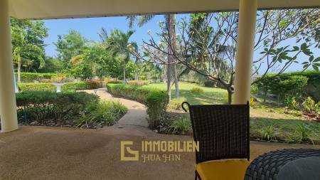 Resort complex with villa and 4 separate bungalows in Cha Am