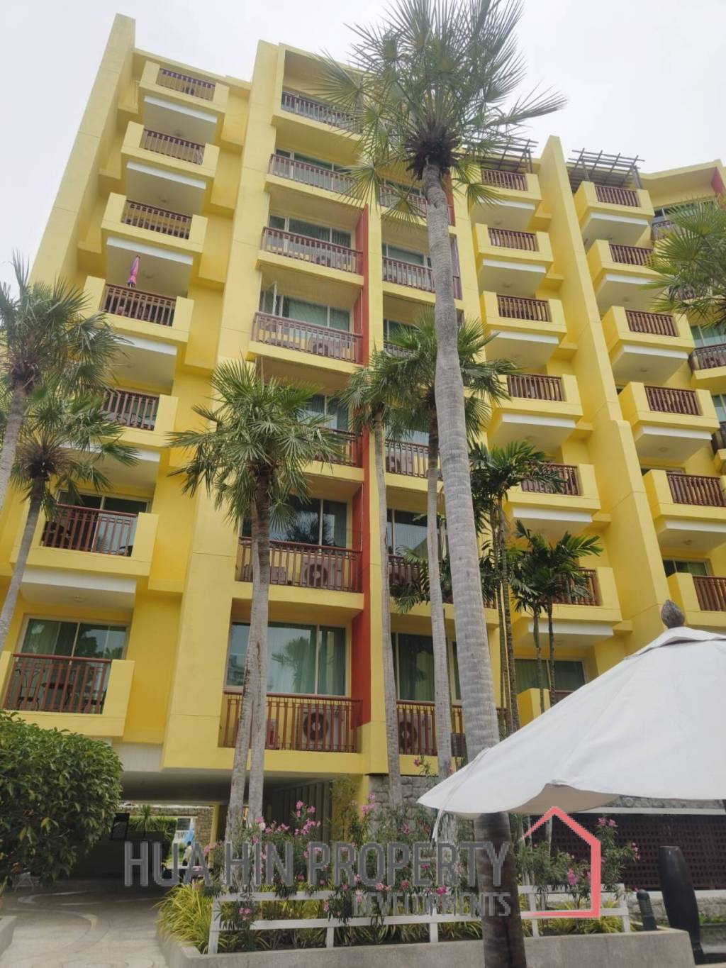 Beachfront Mykonos Condo | Market Village Mall Nearby