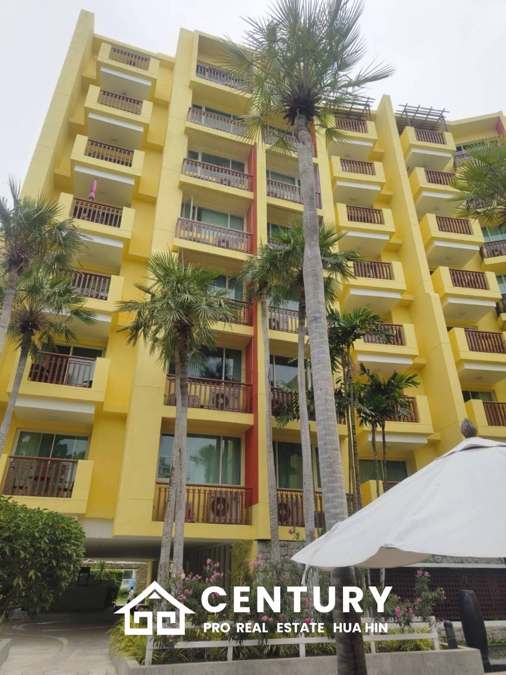 Beachfront Mykonos Condo | Market Village Mall Nearby