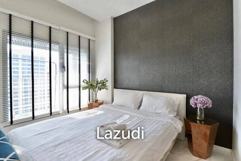 34.5 sqm condo Hyde Sukhumvit 11 on 10th floor in Khlong Toei Nuea Bangkok