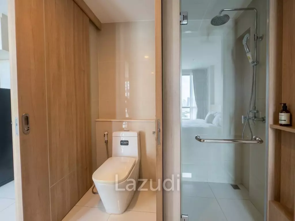 Cozy 1-Bedroom High-Floor Condo at The Riviera Wongamat