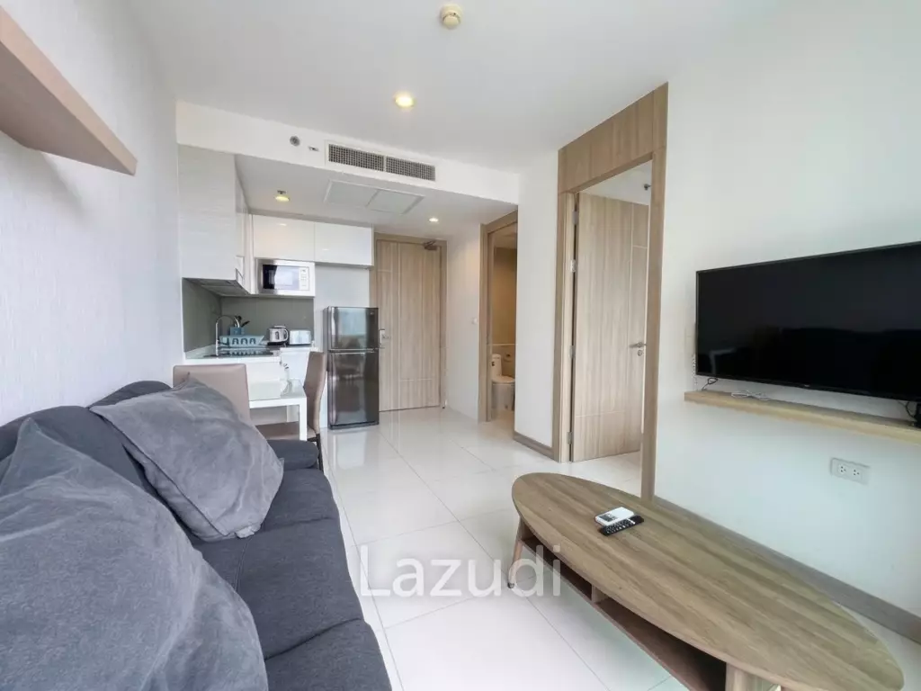 Cozy 1-Bedroom High-Floor Condo at The Riviera Wongamat