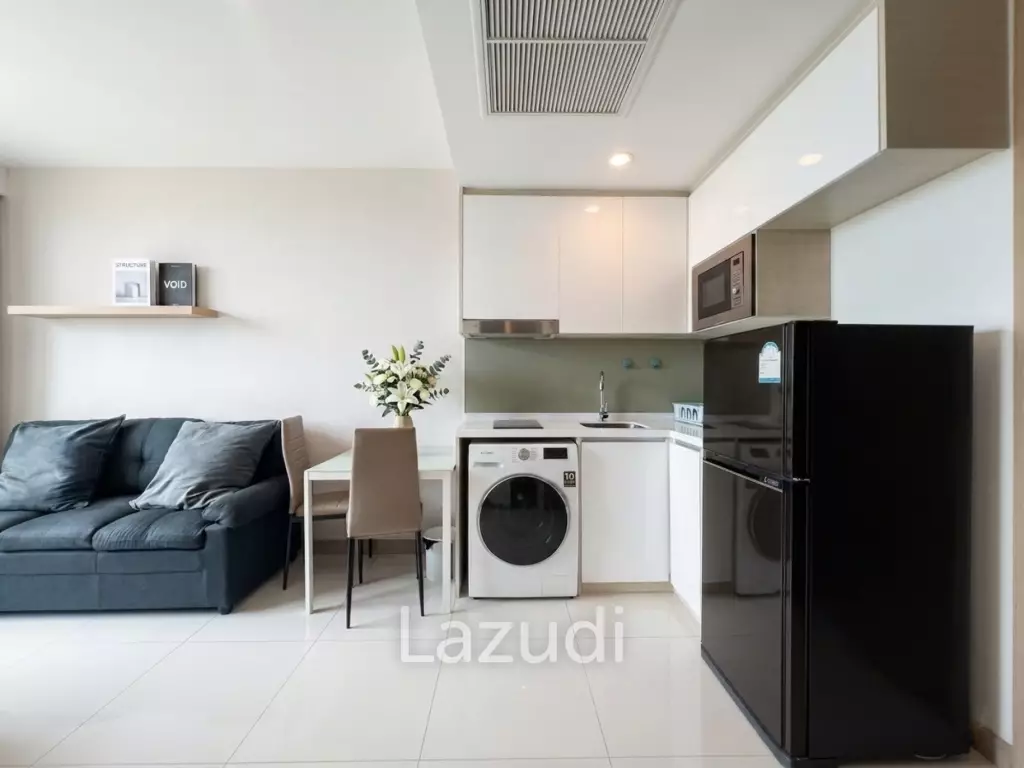 Cozy 1-Bedroom High-Floor Condo at The Riviera Wongamat