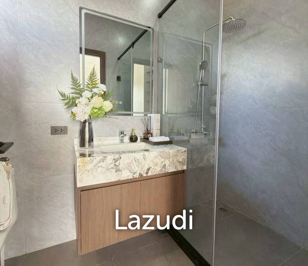 Ultra-Modern 4-Bedroom Luxury Pool Villa for Sale at Palm Lakeside