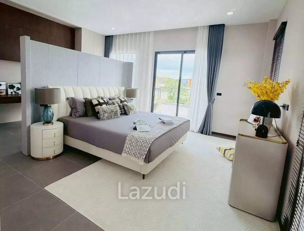 Ultra-Modern 4-Bedroom Luxury Pool Villa for Sale at Palm Lakeside