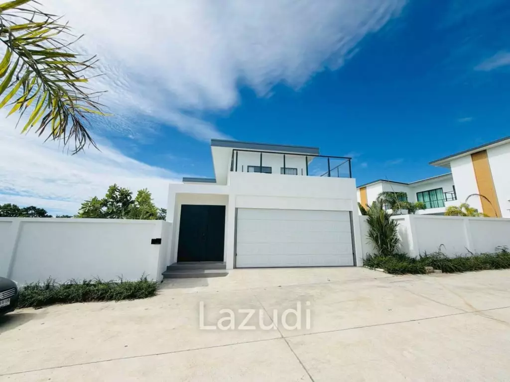Ultra-Modern 4-Bedroom Luxury Pool Villa for Sale at Palm Lakeside