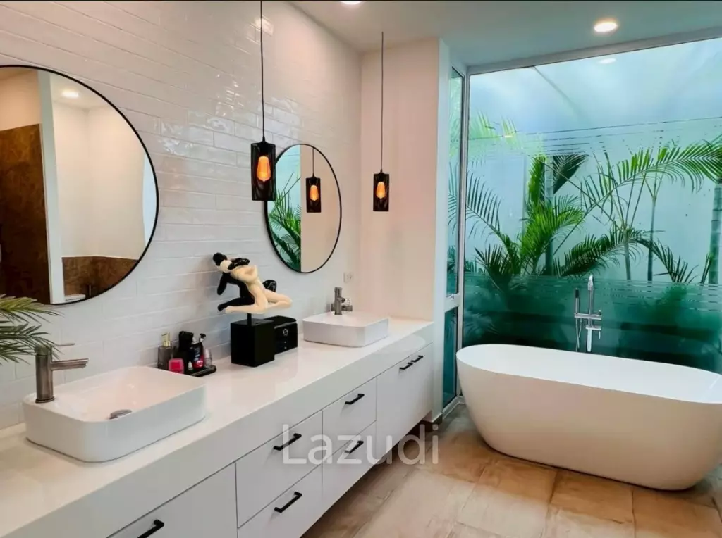 Luxurious 3-Bedroom Private Pool Villa for Sale in Huay Yai