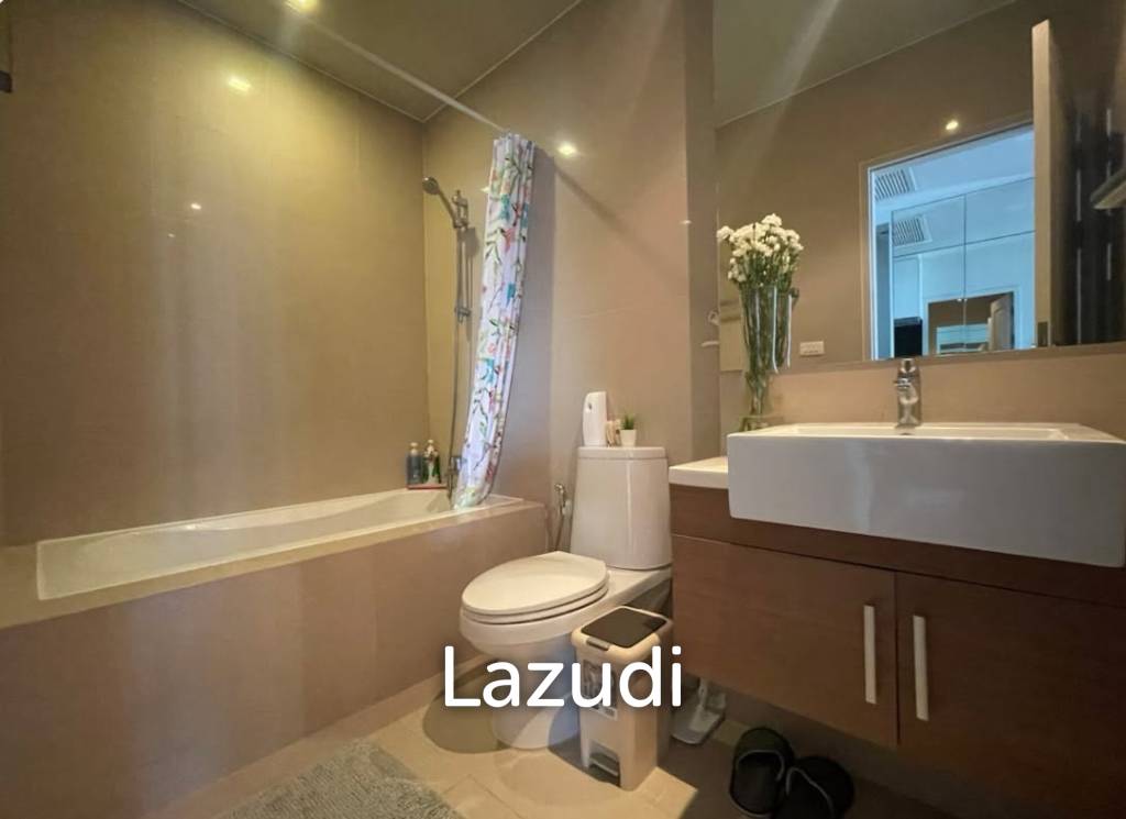 32 sqm high floor condo in Noble Refine Khlong Toei Bangkok